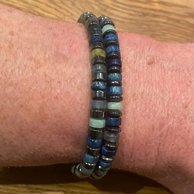 Kralen armband blauw gecombineerd met Hematiet