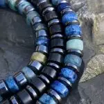 Armband 3-delig 4 mm met platte Heishi kralen blauw/zwart met Hematiet