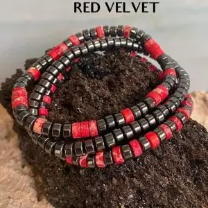 Kralen armband set met Heishi kralen 6mm en Hematiet 6mm red velvet. Custom made in 's-Hertogenbosch