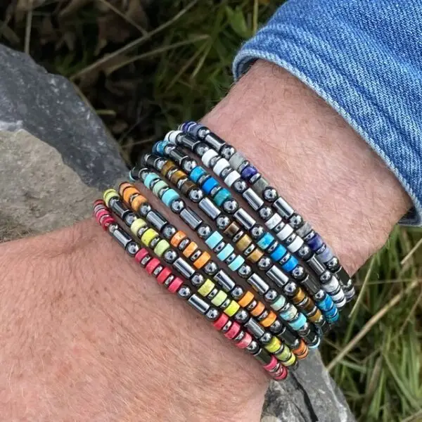 Armbanden platte Heishi kralen 4x2mm in 8 kleuren gecombineerd met Hematiet