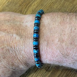 Armband Jackson met Heishi kralen blauw 6mm en Hematiet