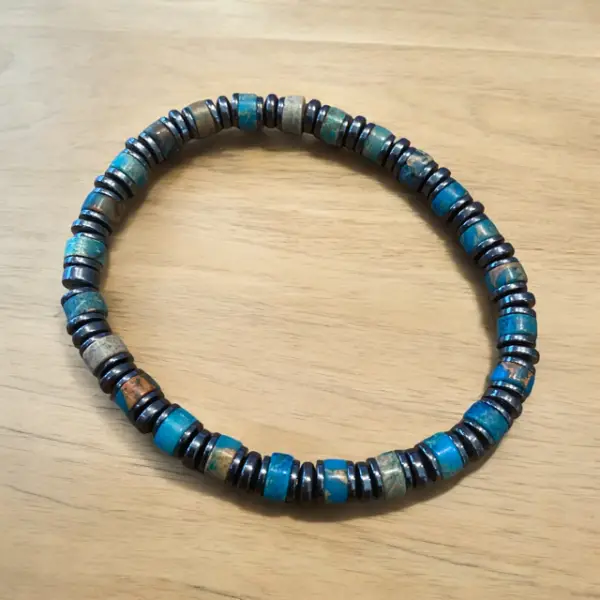 bracelet on a table bleu